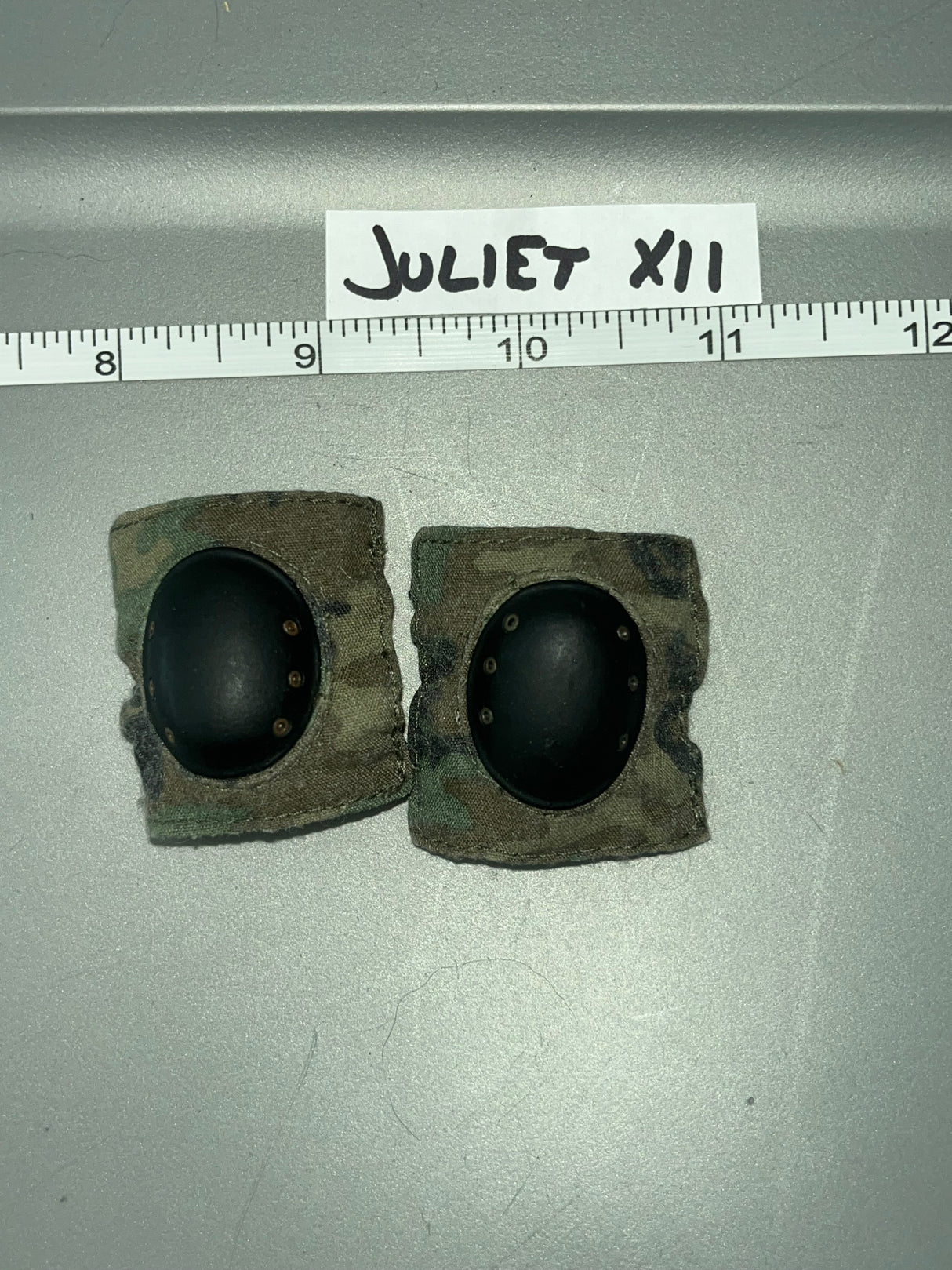 1/6 Scale Modern Knee Pads