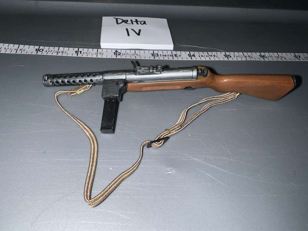 1:6 Scale WWII German MP-28 Submachine Gun