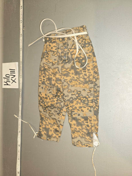1/6 Scale WWII German Erbsenmuster Camouflage Pants - Kilo XVIII