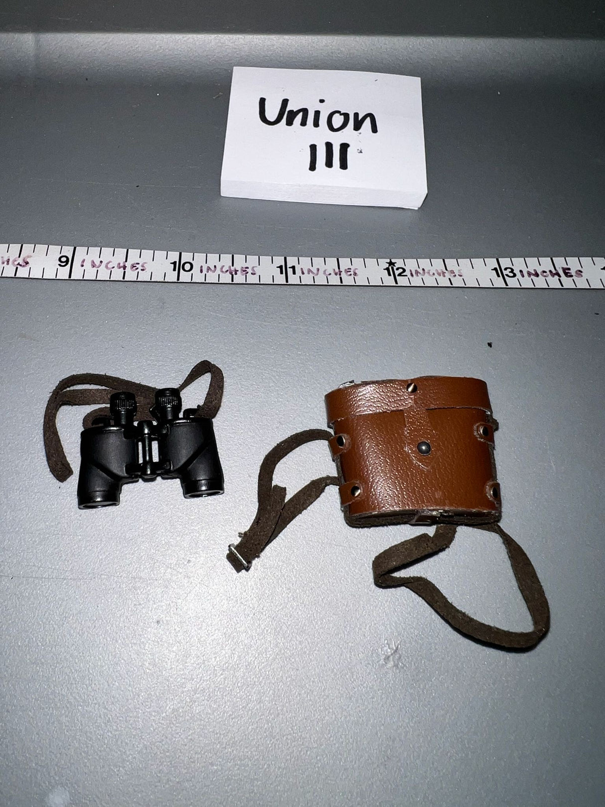 1/6 Scale WWII US Binoculars and Case
