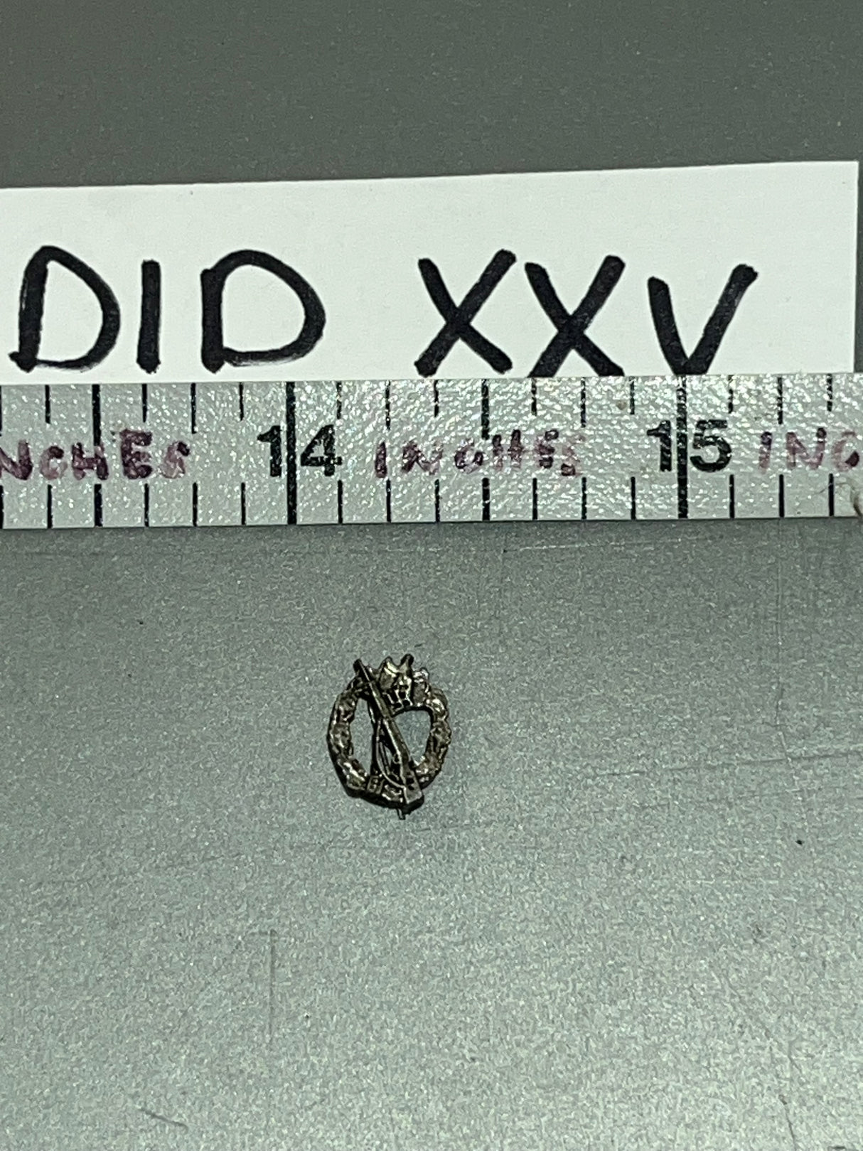 1/6 Scale WWII German Assault Badge - DID Steiner D80188