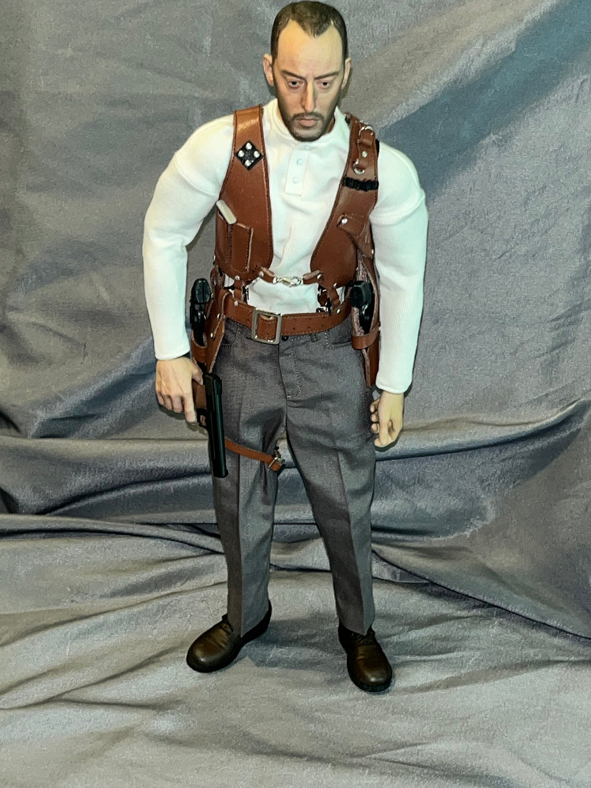 1/6 Scale Leon The Professional  Dressed Figure -