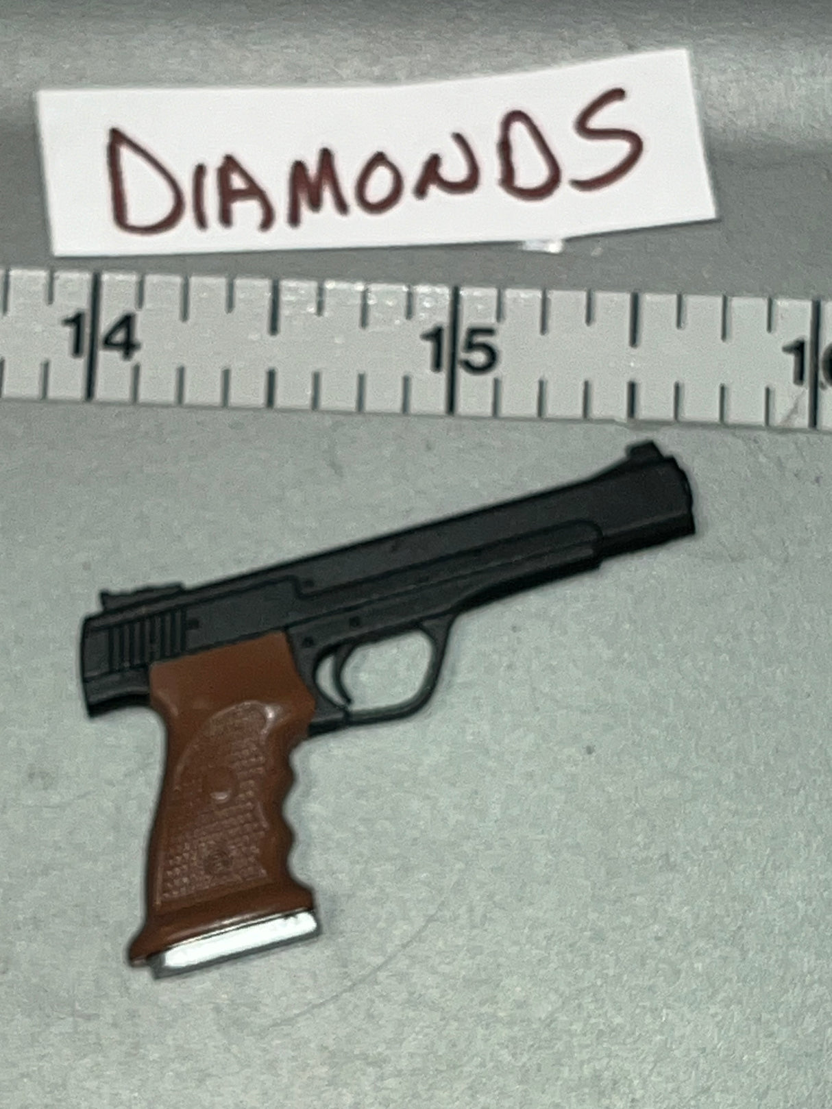 1:6 Modern Era Pistol - Redman Leon