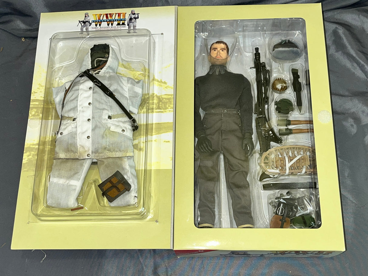 1/6 Scale WWII GERMAN Machine Gunner Pieter Volpert - NIB Dragon