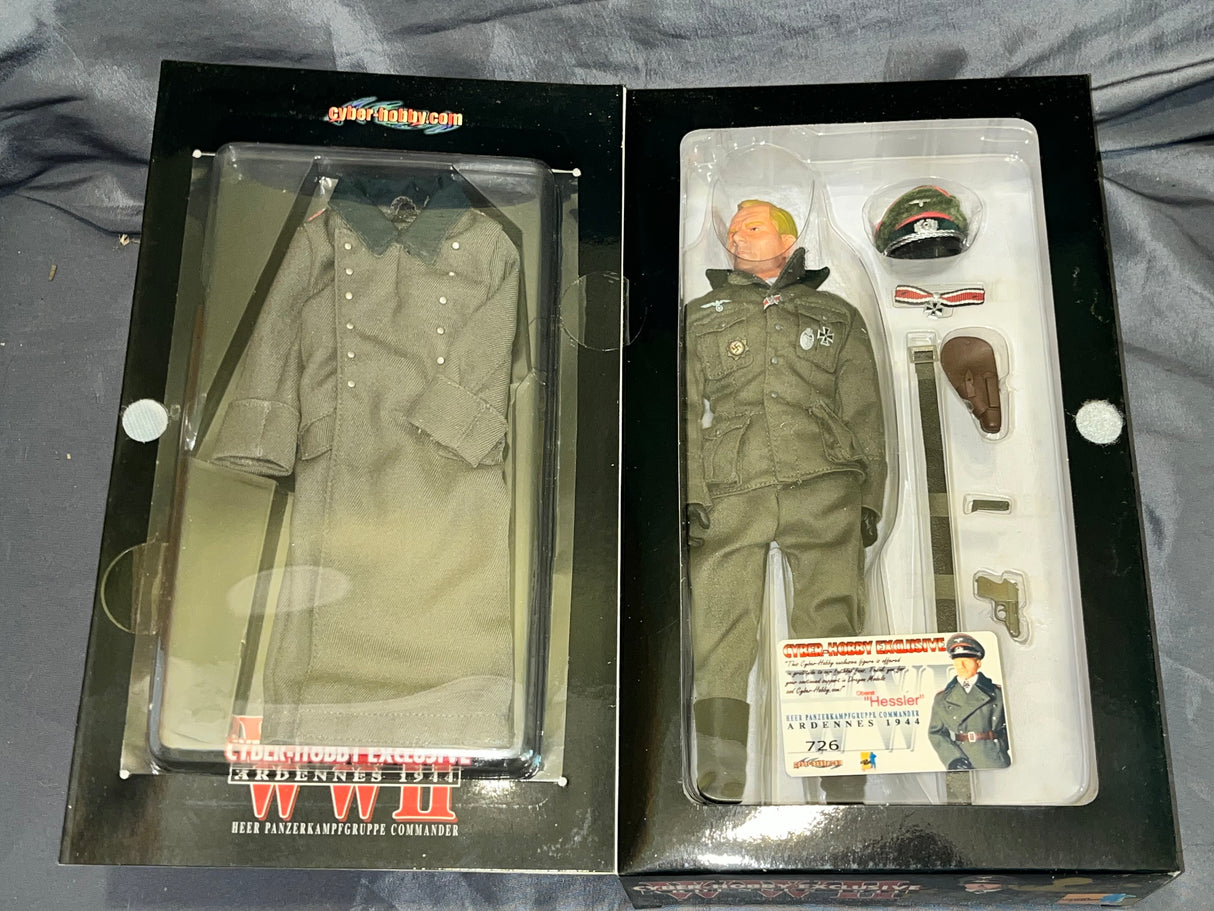 1/6 Scale WWII GERMAN Oberst Hessler - Battle of Bulge - NIB Dragon Cyber Hobby