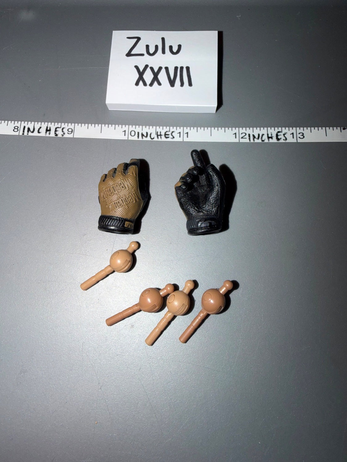 1/6 Scale Modern Era Mechanix Gloved Hands and Figure Hand Pegs Set