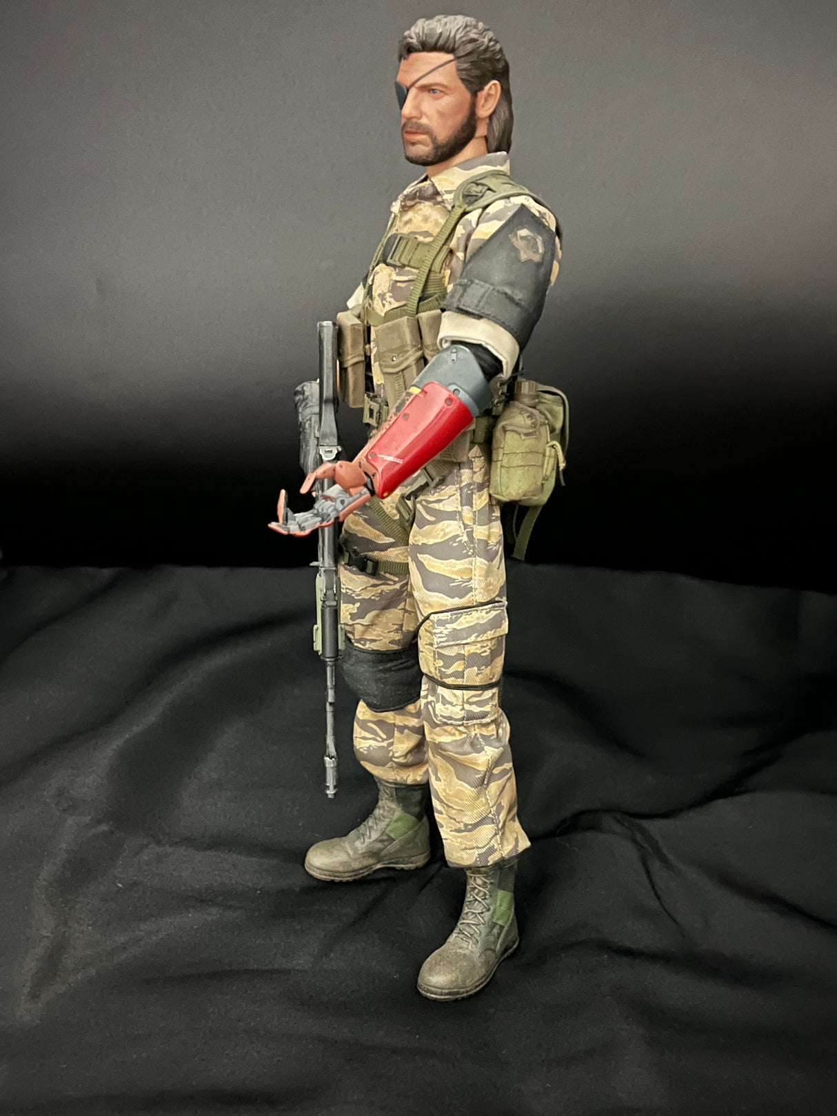 1/6 Scale Modern Era Venom Snake Metal Gear Solid V The Phantom Pain Premium Dressed Figure