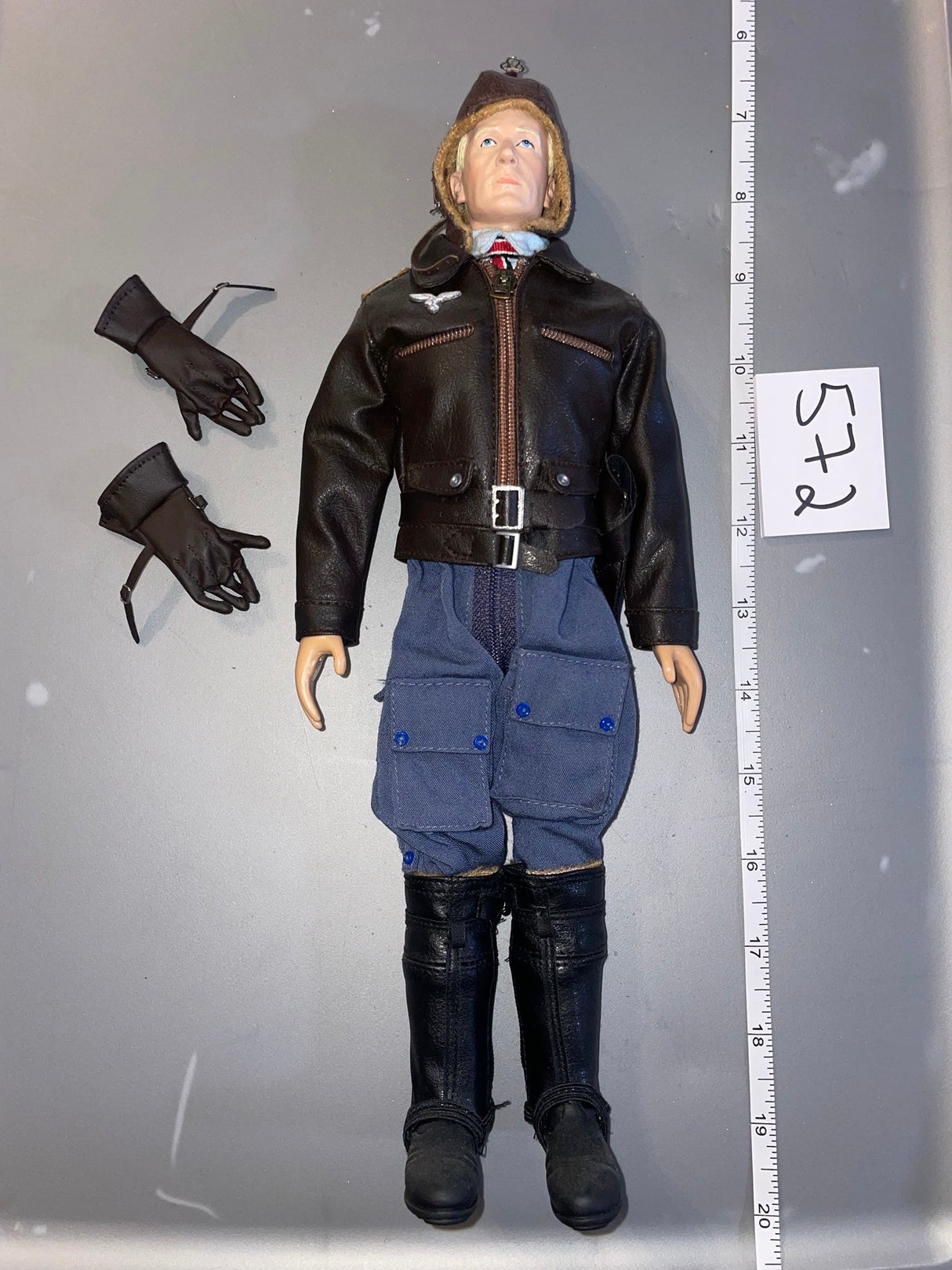 1:6 Scale WWII German Luftwaffe Pilot Dressed Figure - ITPT