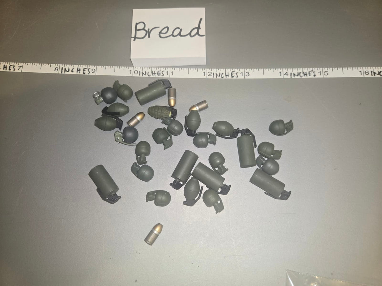 1/6 Scale Vietnam US Grenade Lot