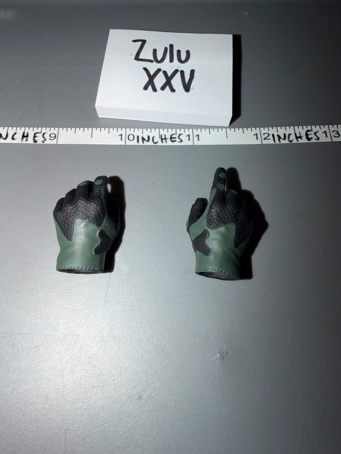 1/6 Scale Modern Era Gloved Hands