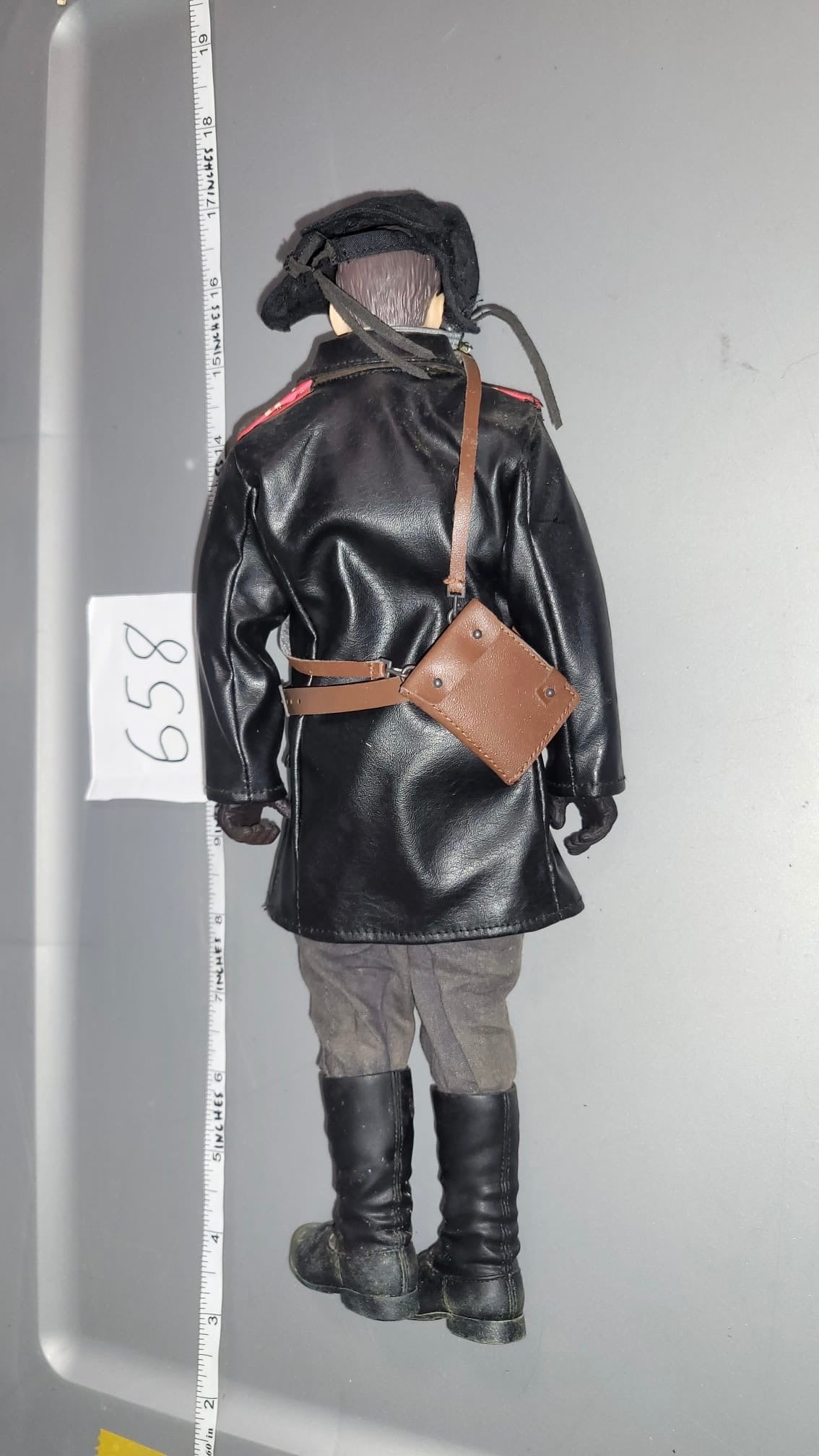 1:6 Scale WWII Russian Tanker Dressed Figure - Dragon