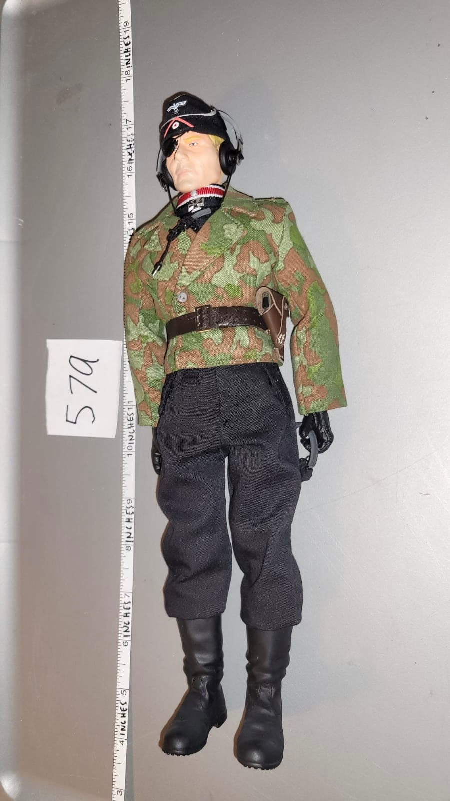 1:6 Scale WWII German Tanker Dressed Figure - Dragon