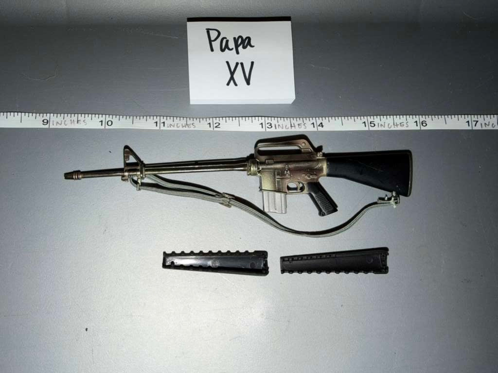 1:6 Scale Vietnam Era US M-16 Rifle - Dragon