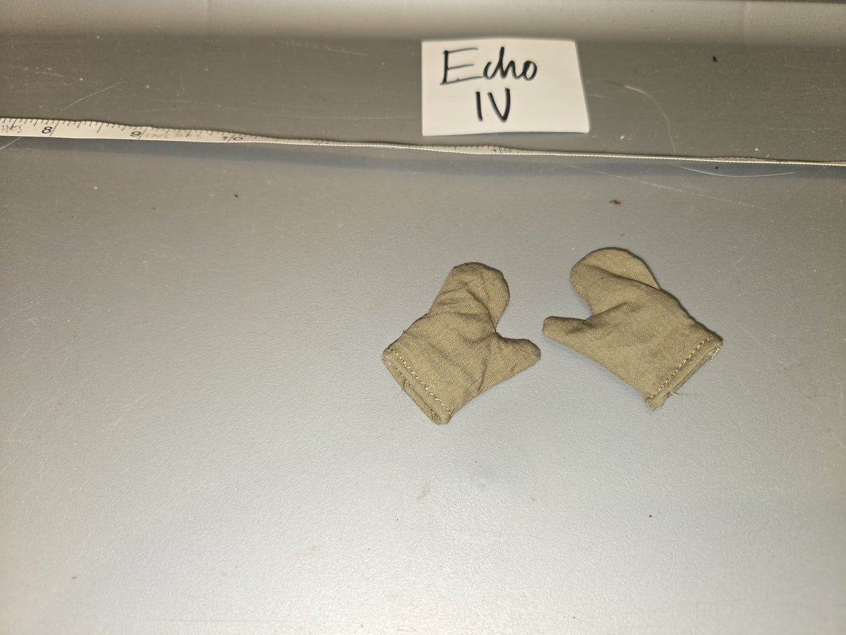 1:6 Korean War Chinese Chicom Gloves