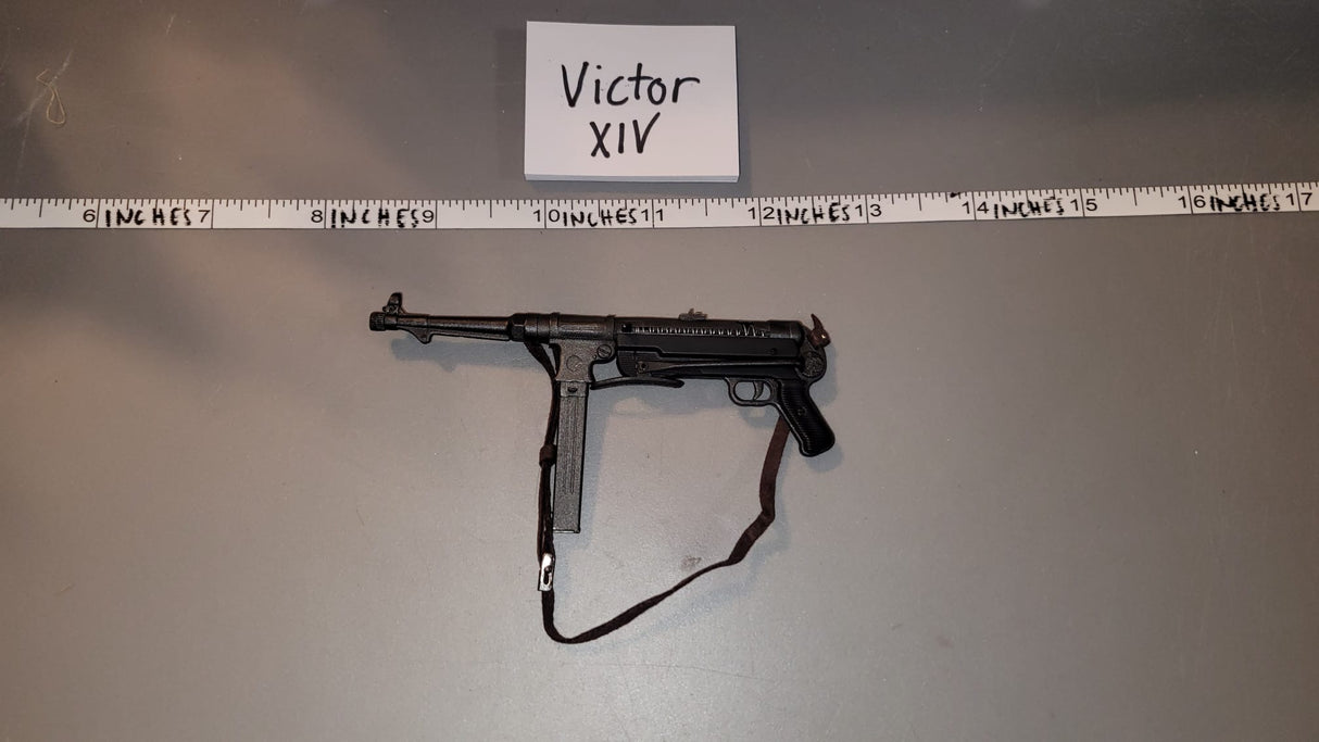 1:6 Scale WWII German Metal MP-40 - DID