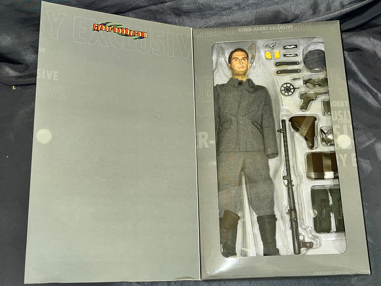 1/6 Scale WWII GERMAN Luftwaffe Pilot Jugen Wulff - NIB Dragon - Cyber Hobby