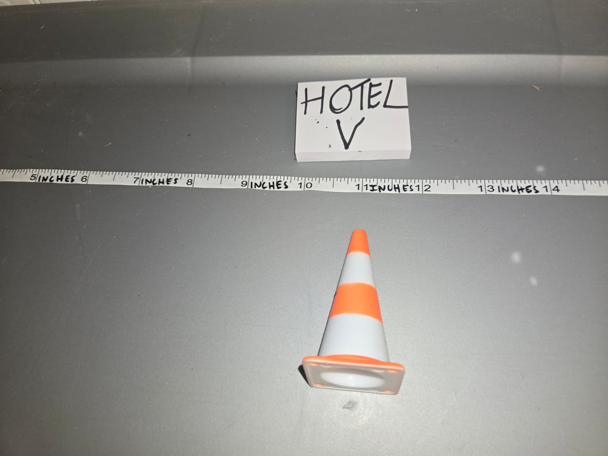 1/6 Modern Era Firefighter Traffic Cone