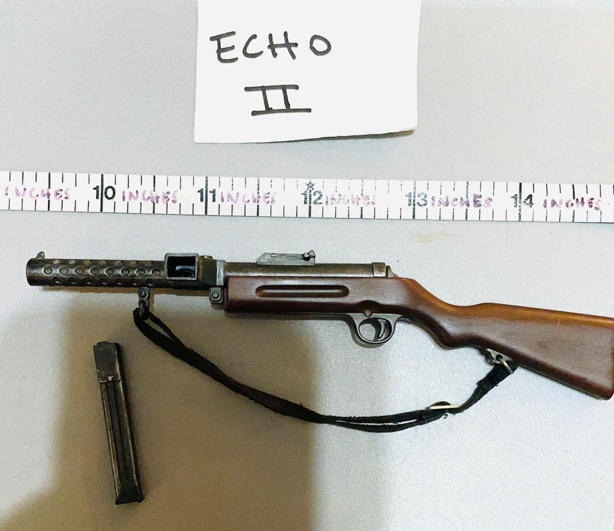 1:6 Scale WWII German MP-28 Submachine Gun