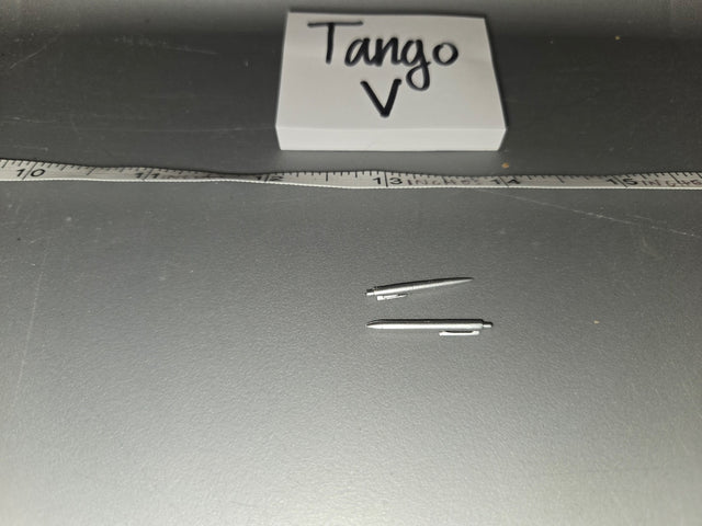 1/6 Scale Modern Era Pen Lot - Tango V