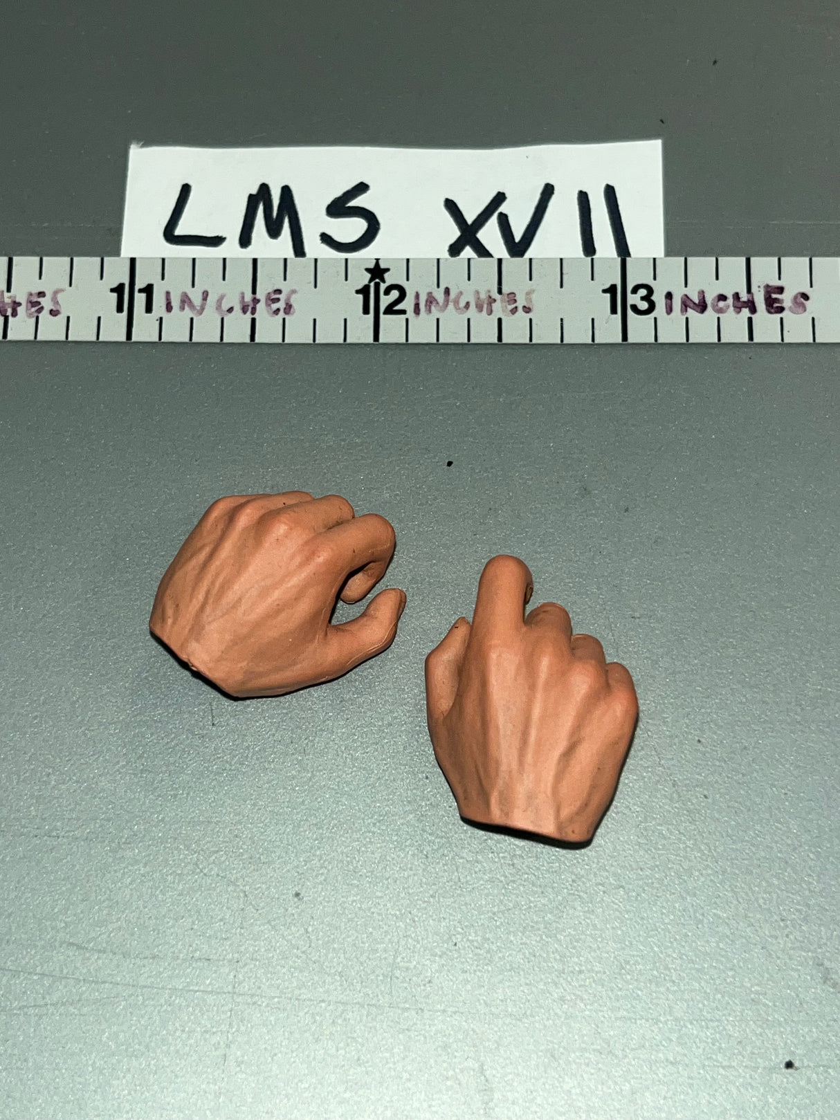 1/6 Scale Modern Trigger Finger Hand Set - UJINDOU Russian Paratrooper - Kosovo UD9049