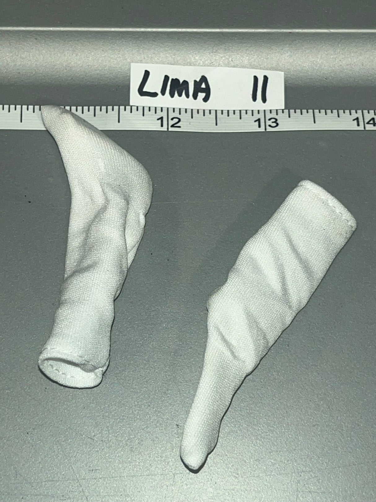 1/6 Scale Modern Era Civilian White Socks - Sideshow Toys Zombie