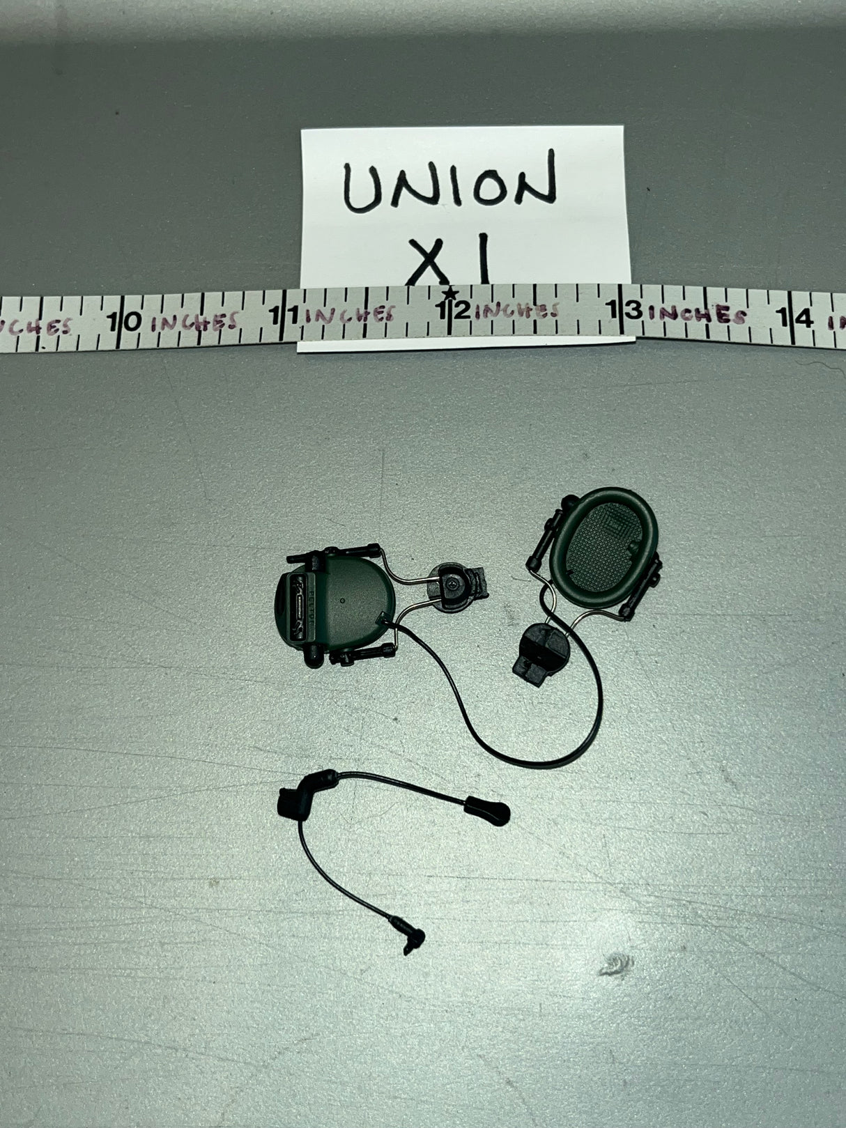 1:6 Modern Era Ear Radio Headphones -