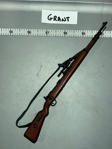 1:6 WWII German Wood and Metal Kar-98 Sniper Rifle