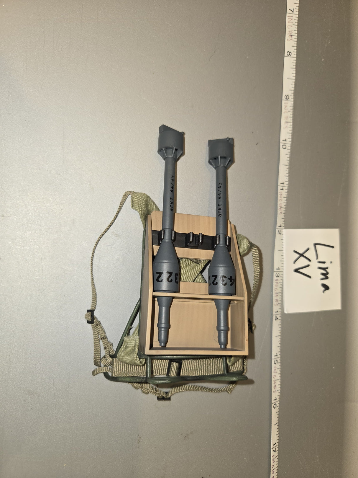 1/6 Scale WWII German Panzershrek Rocket Ammunition Backpack