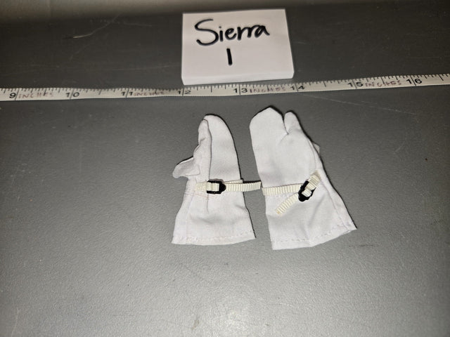 1/6 Scale Star Wars Snowtrooper White Mittens Gloves Pair - Sierra I