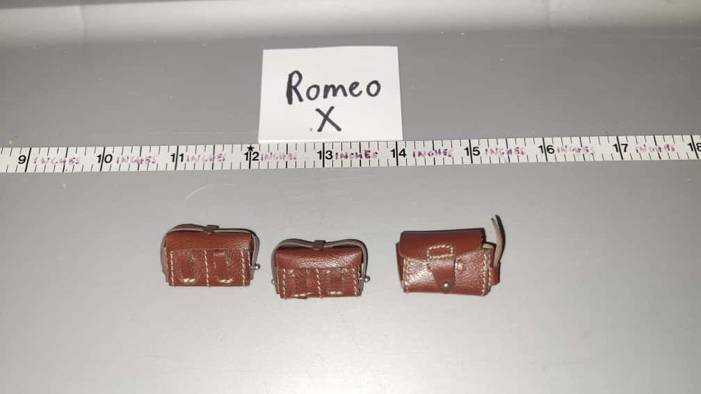 1/6 Scale WWII Japanese Leather Rifle Ammunition Pouches  - IQO