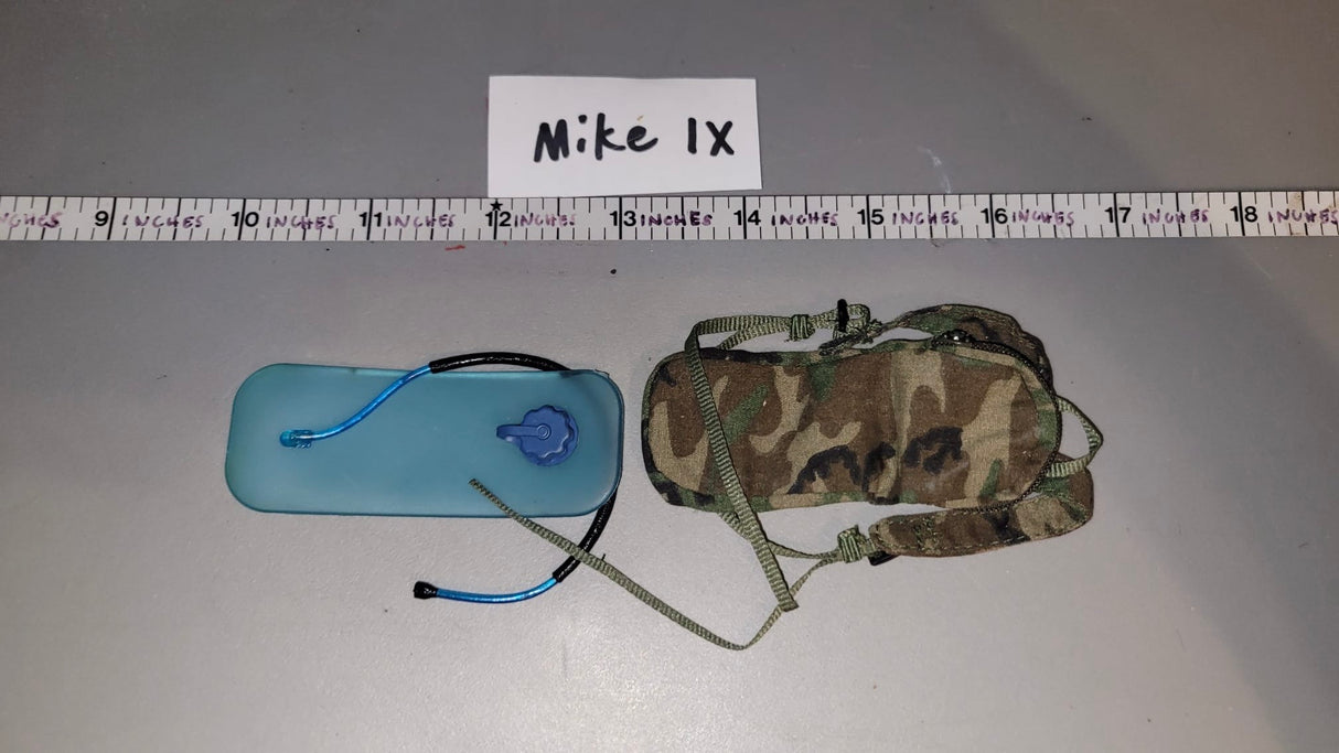 1:6 Scale Modern Era Camelback Backpack