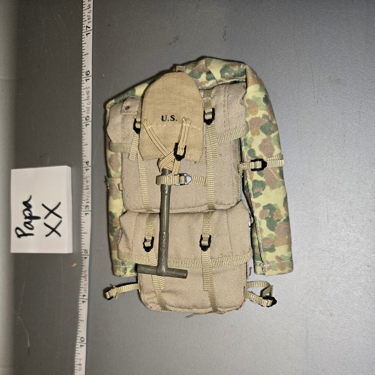 1/6 Scale WWII US Marine Frog Skin Backpack with Entrenching Tool - Papa XX