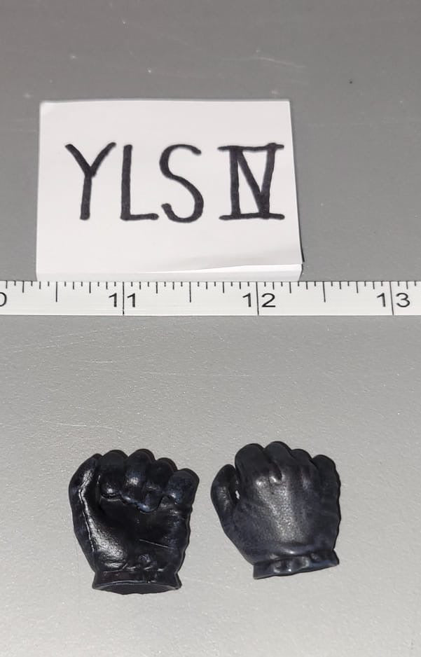 1/6 Scale Vietnam US Gloved Hands - Missing in Action Kaustic Plastic Colonel James Braddockh