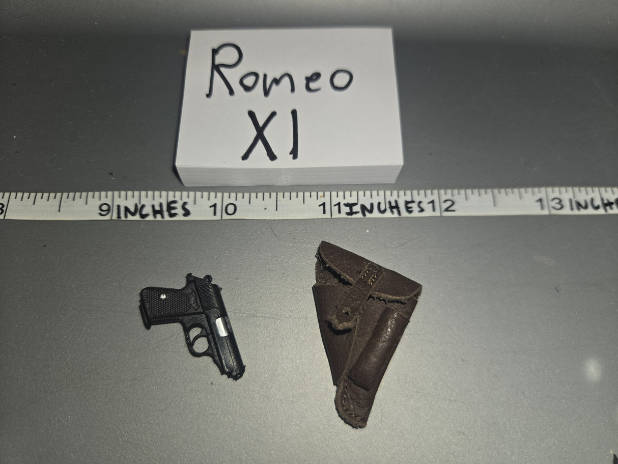 1/6 Scale WWII German Pistol and Holster