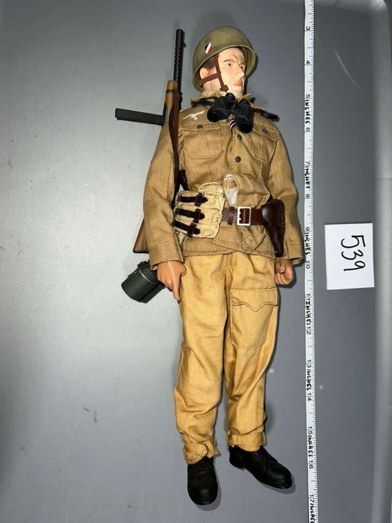 1:6 Scale WWII German Afrika Korps Fallschirmajger Dressed Figure - Dragon