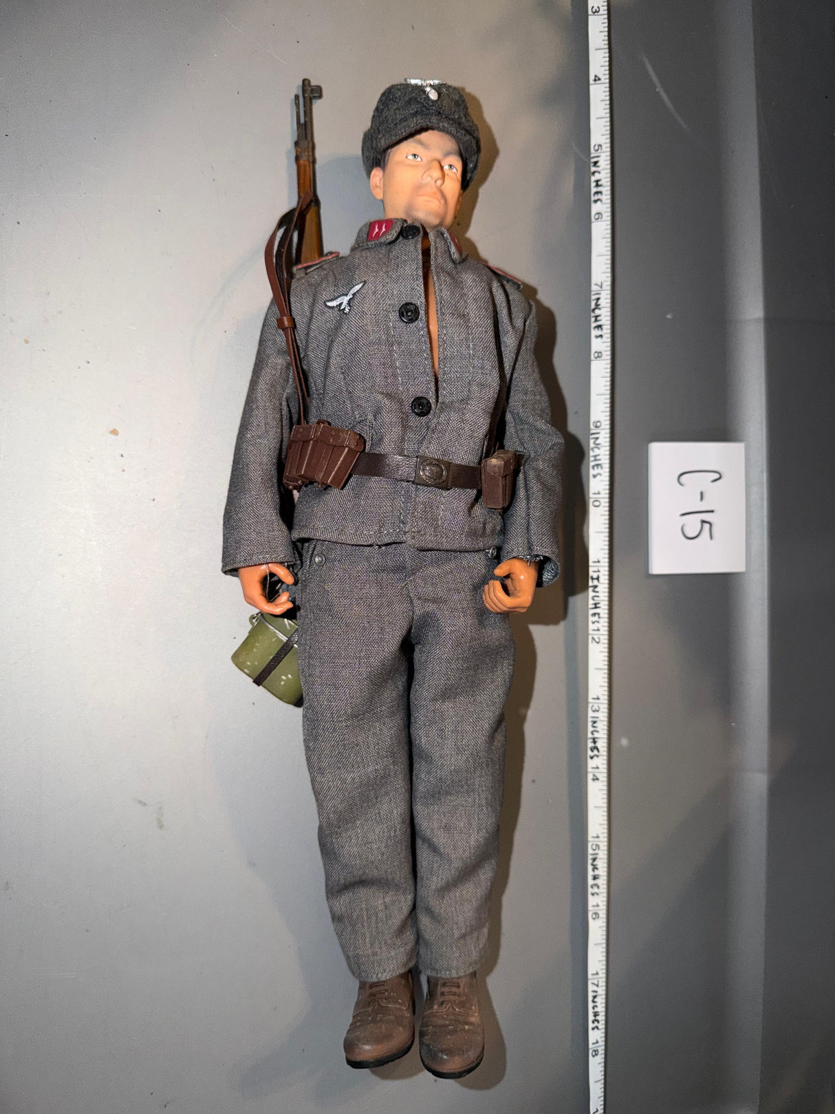 1:6 Scale WWII German Luftwaffe Flak Gunner Dressed Figure - Dragon
