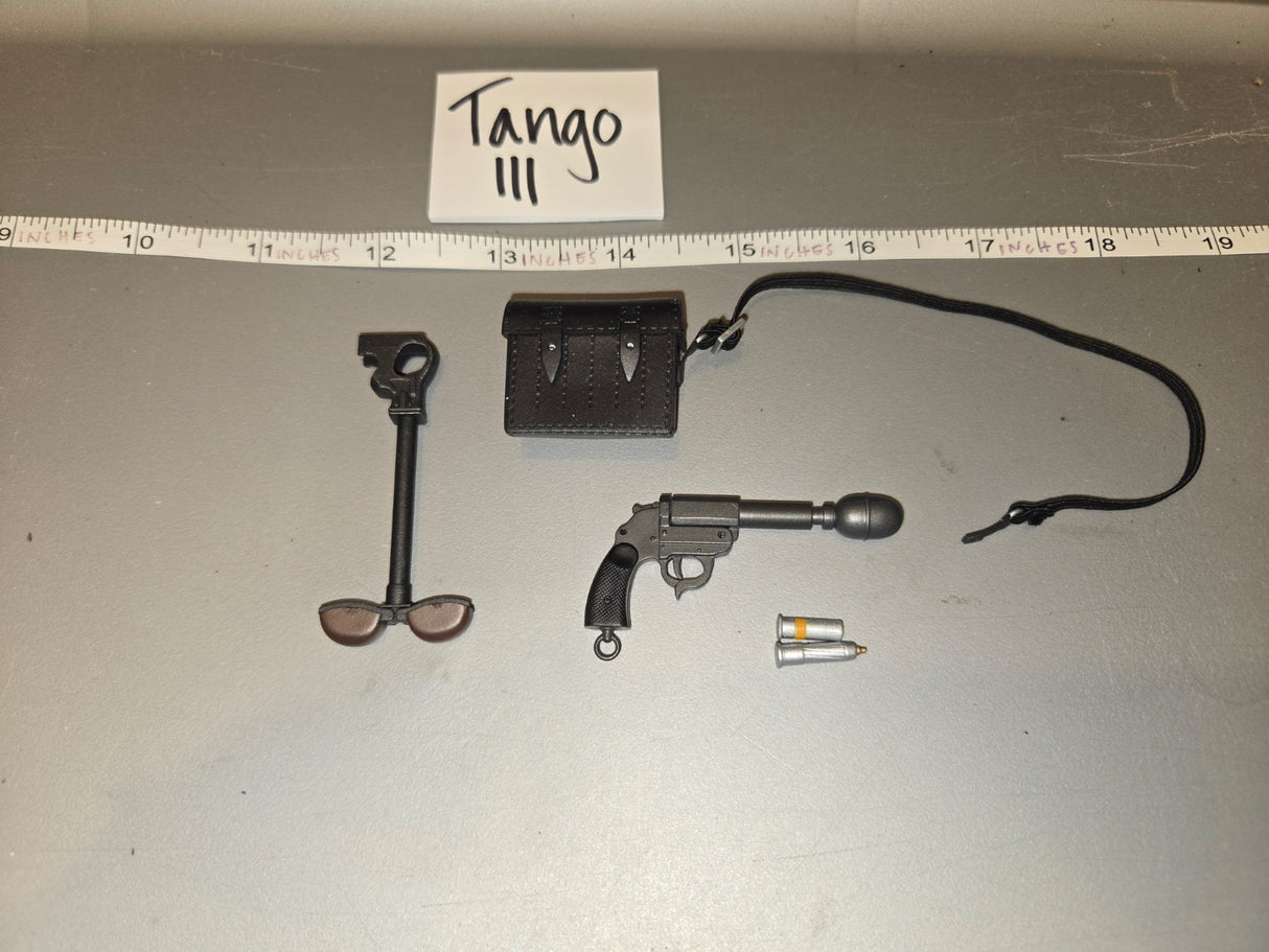 1/6 Scale WWII German Leuchtpistole Signal Flare Pistol Set with Pouch and Goggles - Tango III