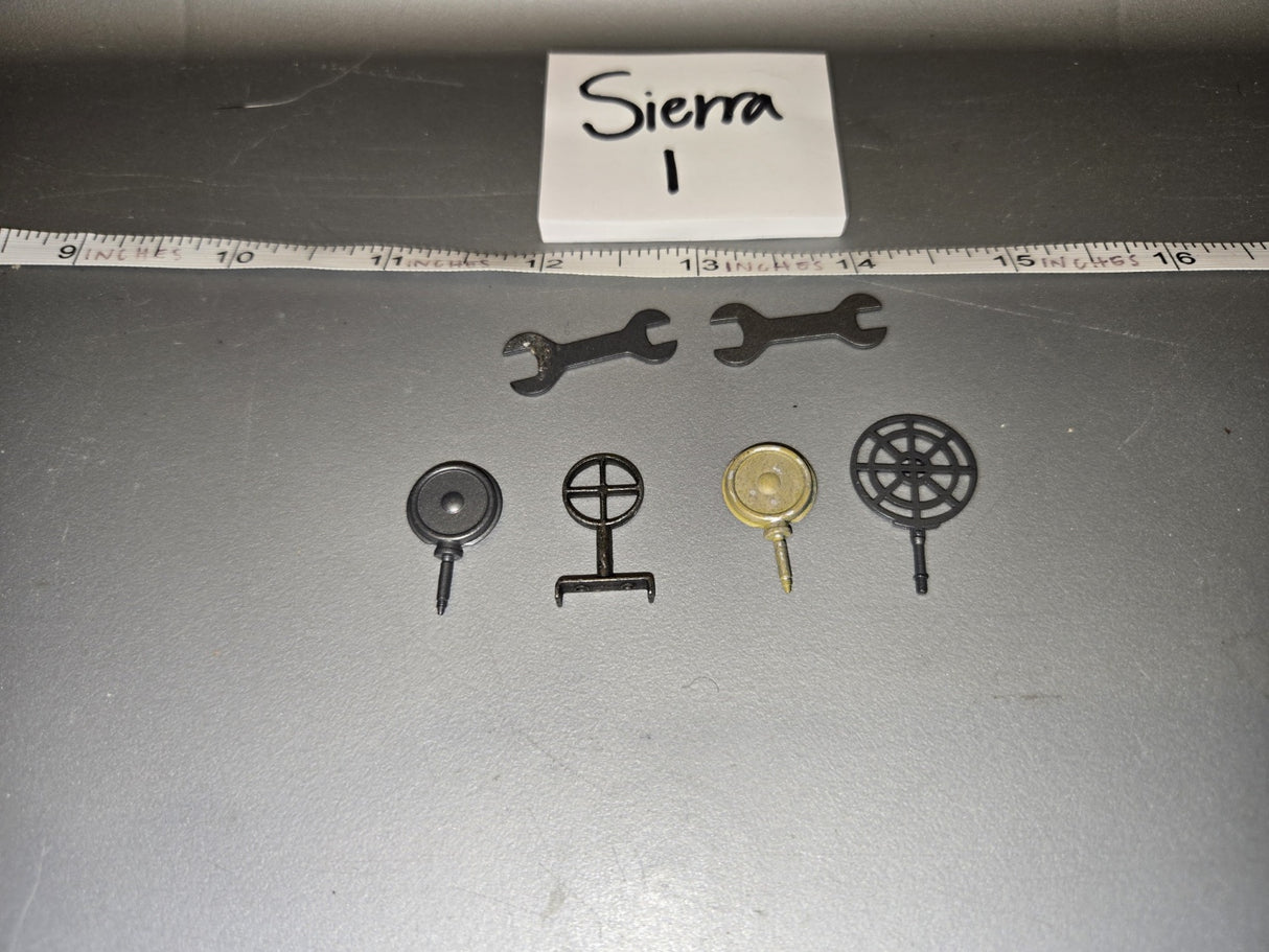 1/6 Scale Modern Era Mechanic Tools and Mirrors Accessory Lot - Sierra I