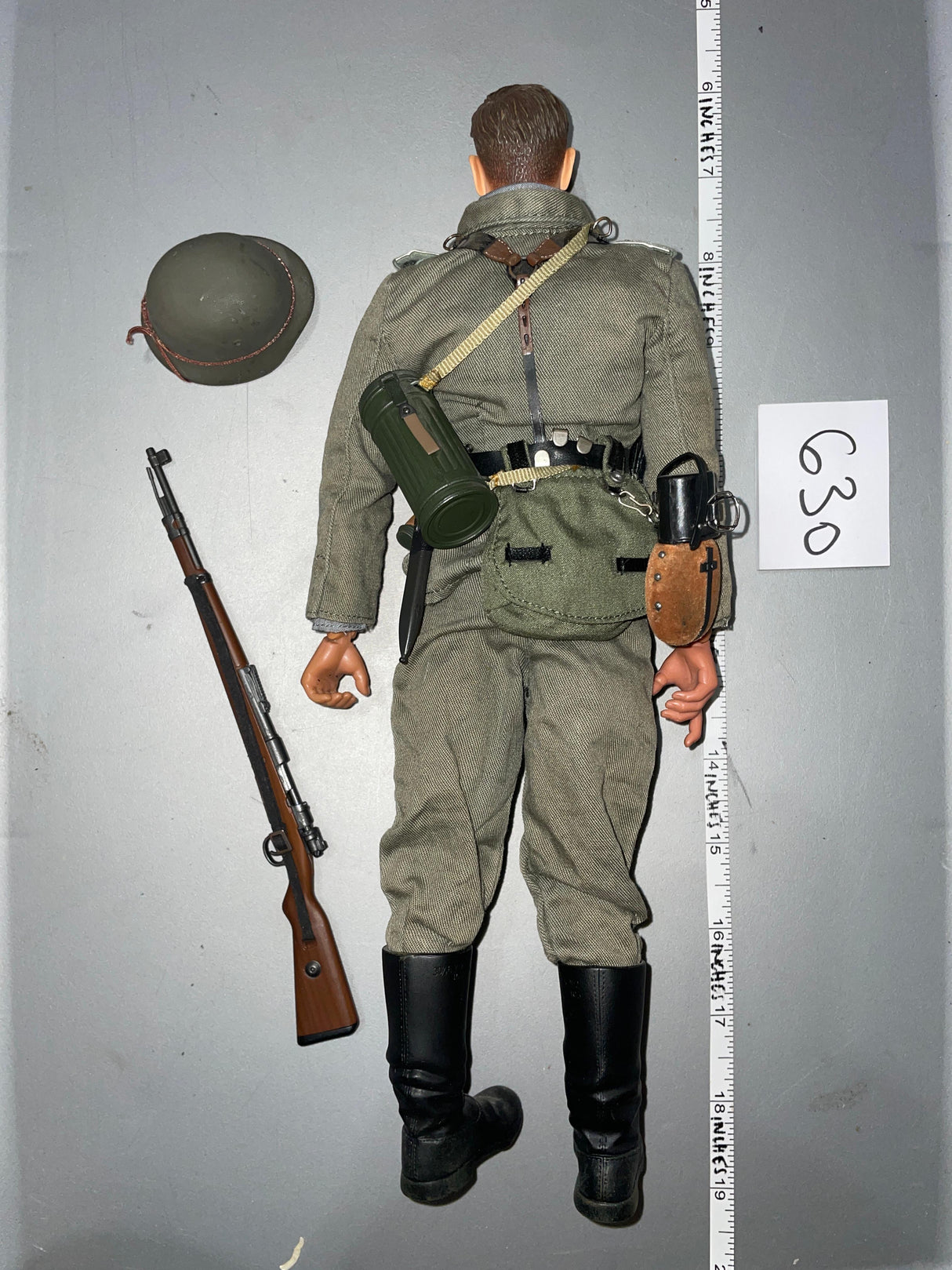 1:6 Scale WWII German Heer Grenadier Dressed Figure - Dragon