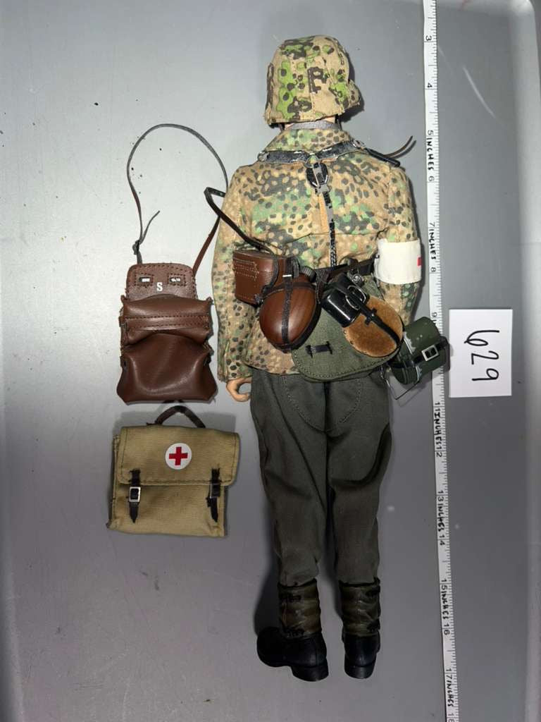 1:6 Scale WWII German Waffen Medic Dressed Figure - Dragon