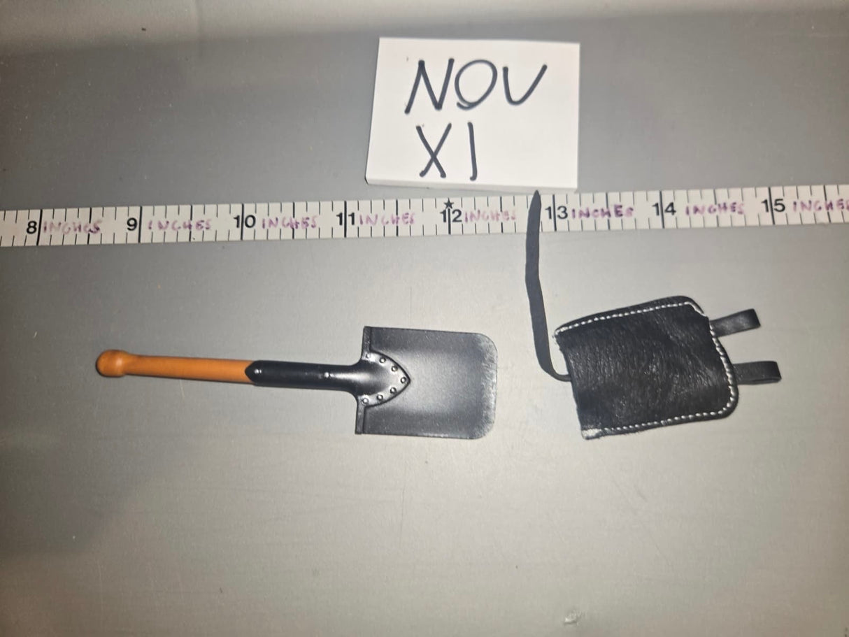 1/6 Scale WWII German Wood and Metal Entrenching Tool