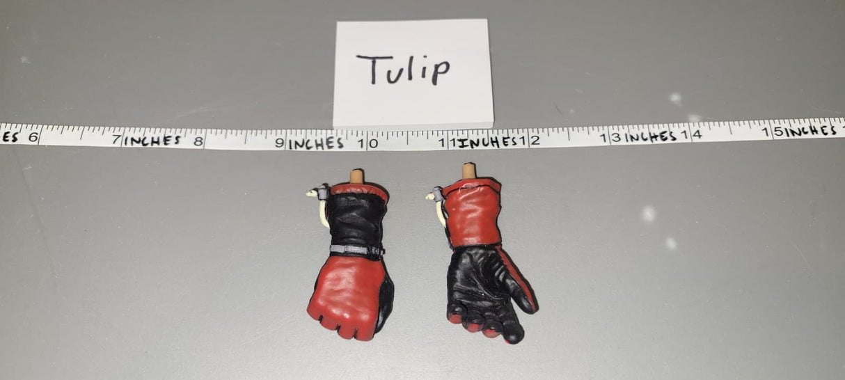 1/6 Scale Modern Mountain Search and Rescue Gloved Hands