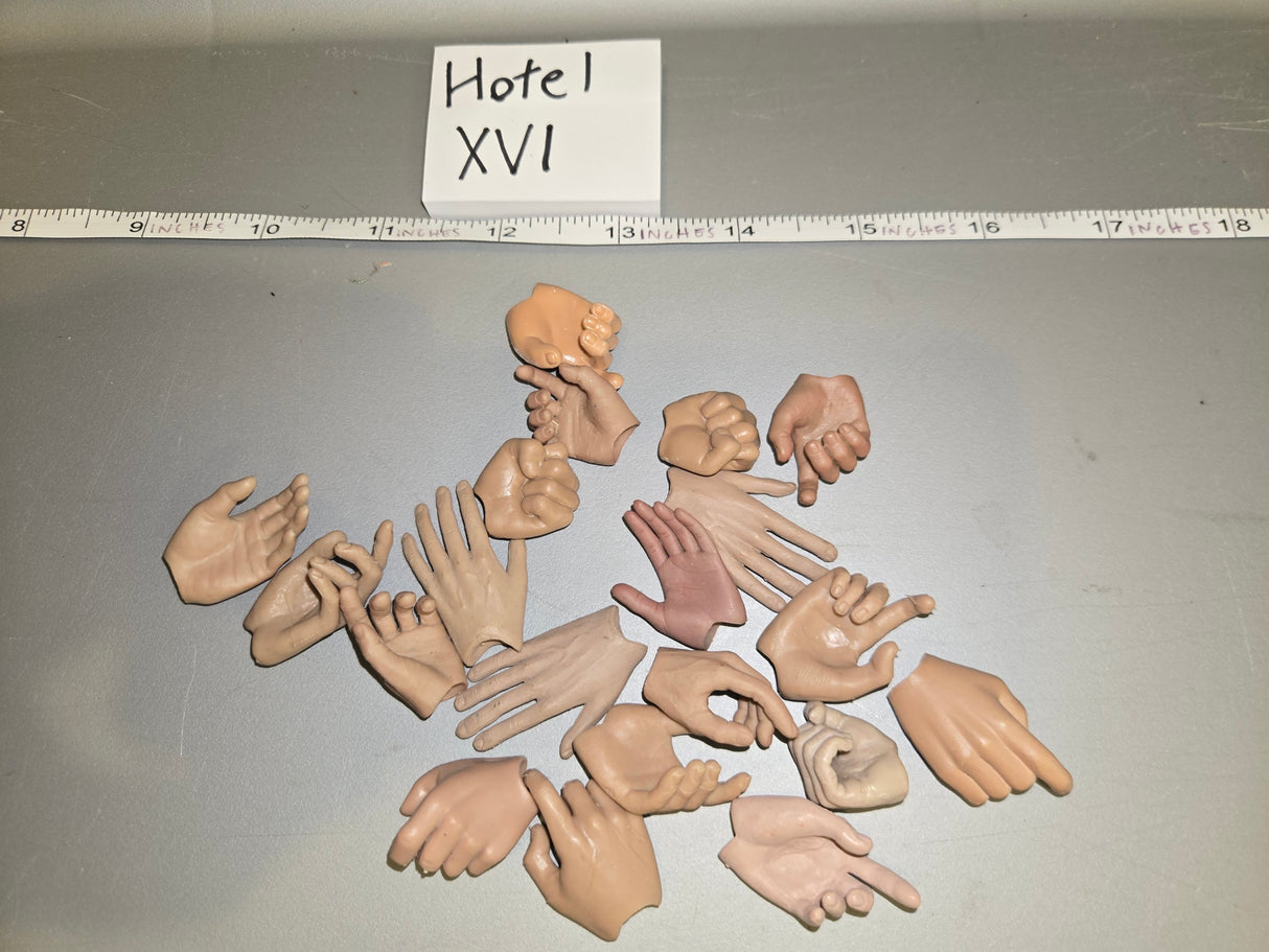 1/6 Scale Nude Figure Hand Lot