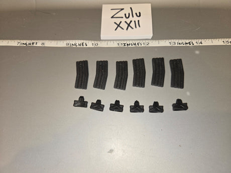 1/6 Scale Modern Era M4 / M-16 Magazine and Pouch Lot