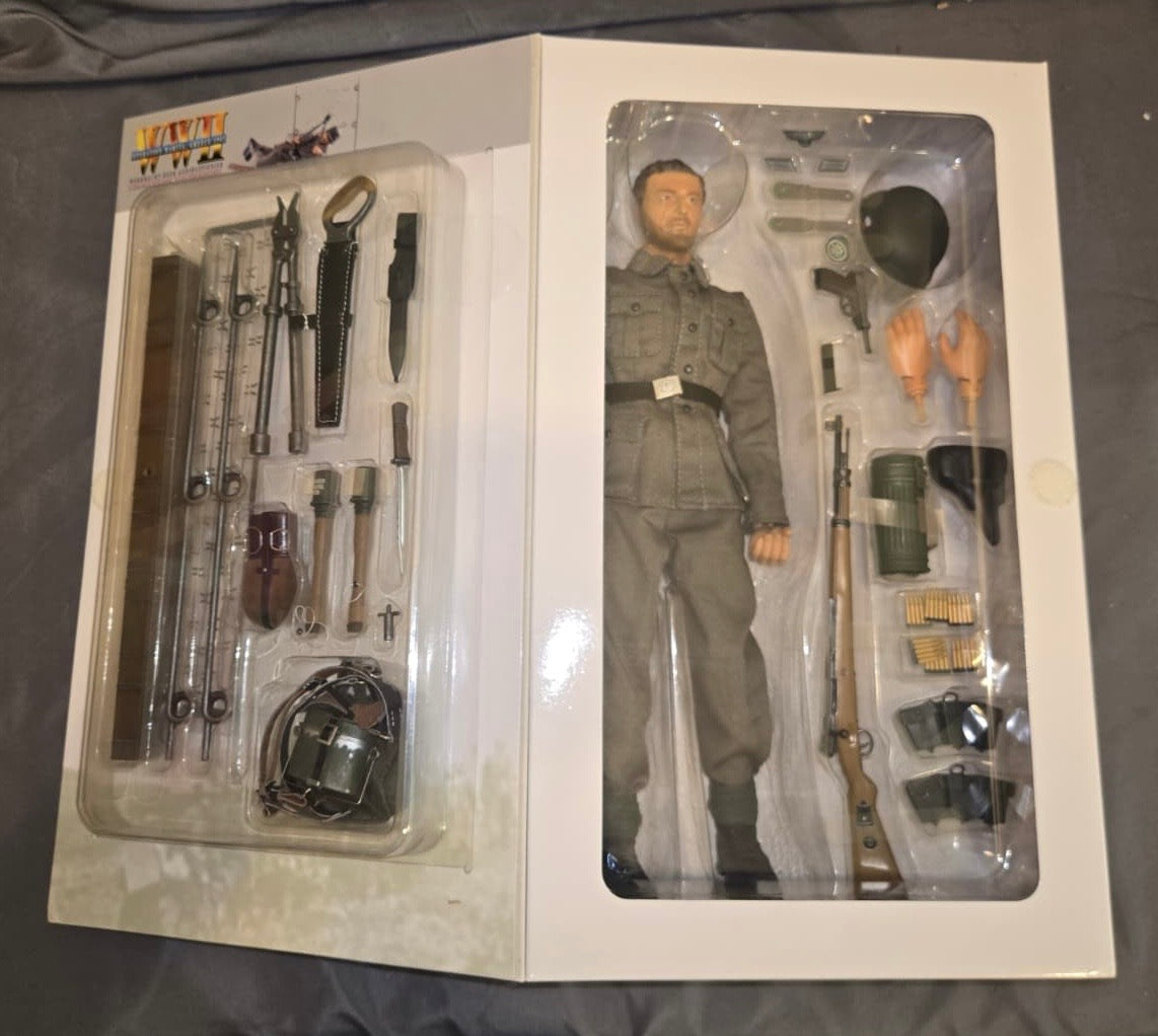1/6 Scale WWII GERMAN Engineer Kristoph Grubauer -  NIB Dragon