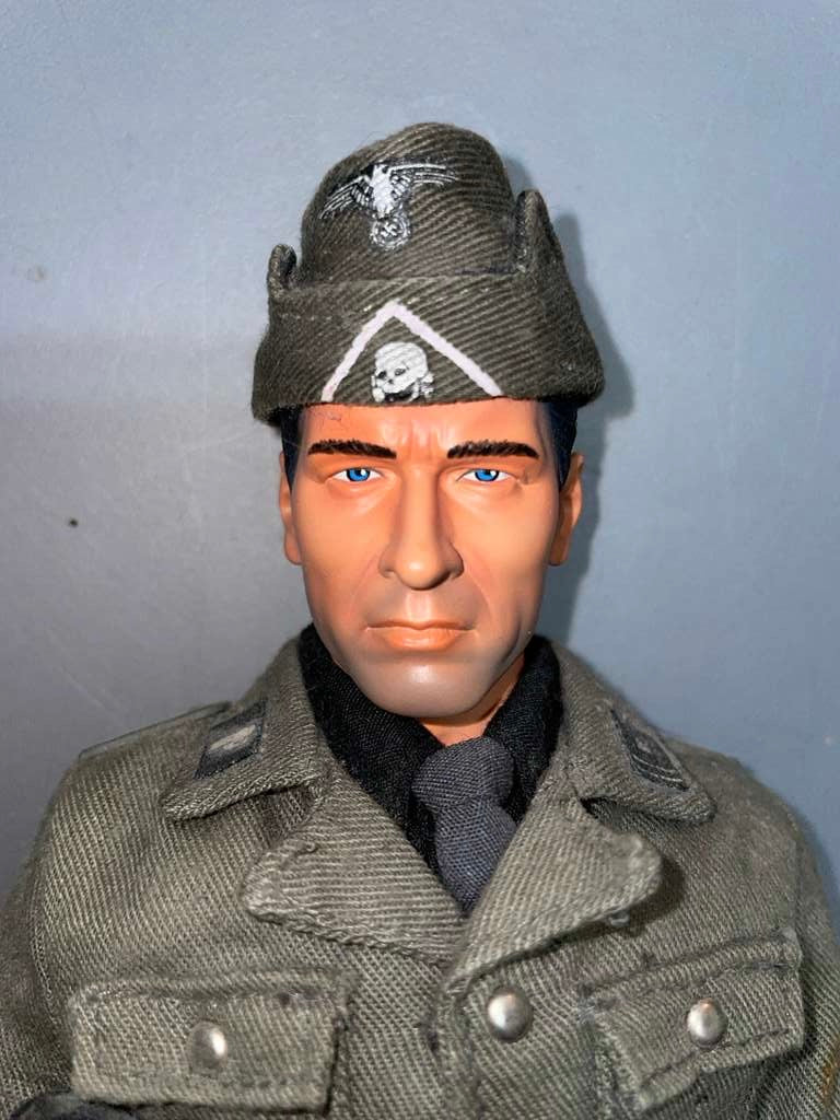 1:6 Scale WWII German Waffen Grenadier  Dressed Figure - Dragon