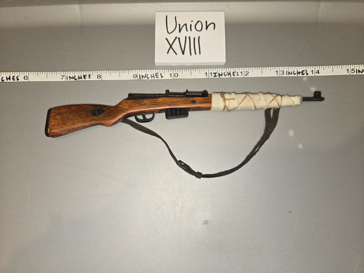 1:6 Scale WWII German Wood and Metal Gew-43 Rifle