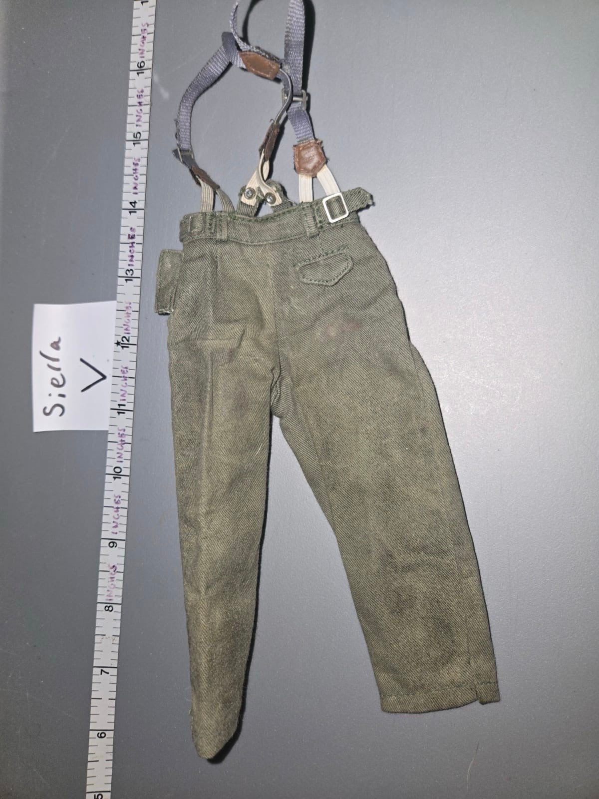 1/6 WWII German Pants with Suspenders -