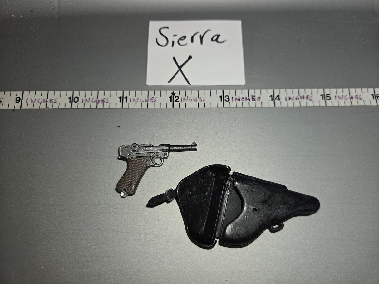 1/6 Scale WWII German Pistol and Holster