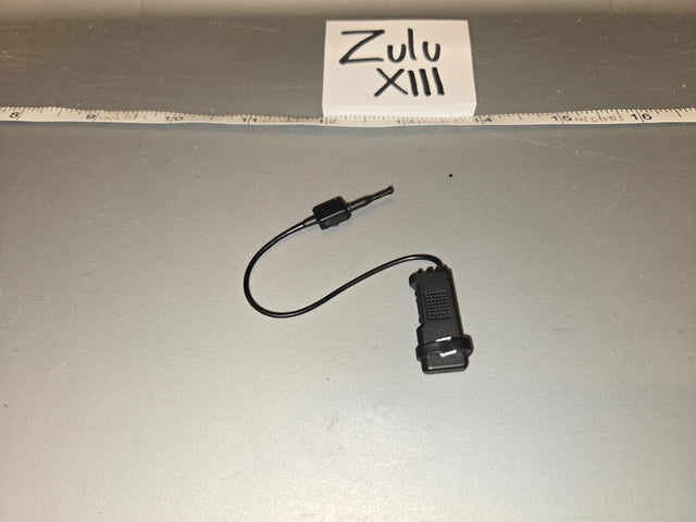 1/6 Scale Modern Era Radio with Handheld Speaker Mic - Zulu XIII
